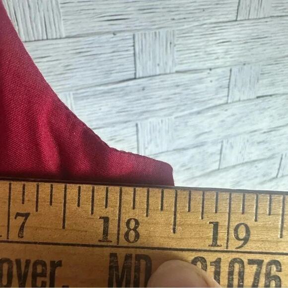 Ann Taylor loft Bergeny sleeve with stress with pleading around collar hem - Picture 9 of 10